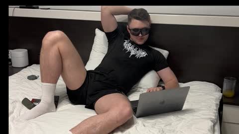 Snapshot of j_lyle_x chatting on 14, 11, 2025 j_lyle_x online show from 14, 11, 2025