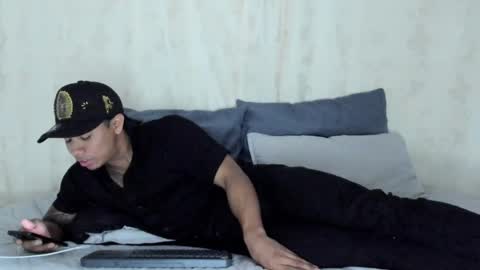 i am juan musiry independent model  online show from 14, 2, 2025