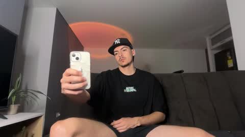 Snapshot of jack_norizz chatting on 24, 11, 2025 INDEPENDENT MODEL online show from 24, 11, 2025