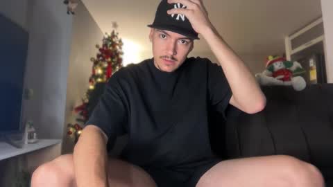 Snapshot of jack_norizz chatting on 5, 12, 2025 INDEPENDENT MODEL online show from 5, 12, 2025