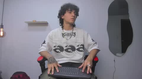 Jackes Taylor online show from 6, 10, 2025