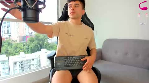 JACOB FERRER online show from 7, 2, 2026