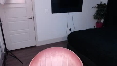 Jade online show from 31, 10, 2025