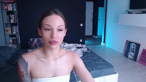 Jade online show from 5, 8, 2026