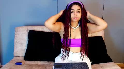 Snapshot of jade_brunnette chatting on 8, 10, 2025 Jade Brunete online show from 8, 10, 2025