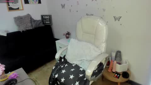 jade_connor online show from 4, 4, 2026