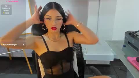 jade_connor online show from 1, 7, 2026