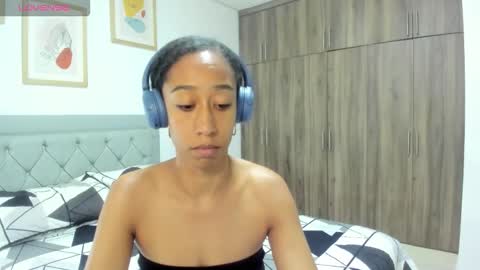 Snapshot of jade_obi chatting on 4, 12, 2025 Jade smile online show from 4, 12, 2025