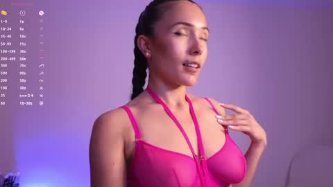 Jade Paris online show from 7, 8, 2026