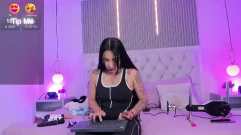 karlla scarlet online show from 28, 7, 2026