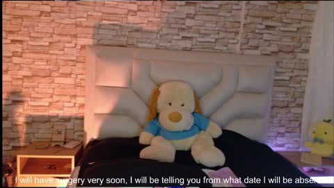 jade white  online show from 30, 4, 2026