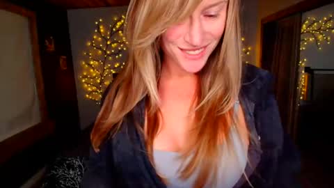 jadeamaryllis_ online show from 1, 5, 2026