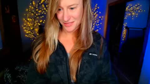 jadeamaryllis_ online show from 2, 5, 2026
