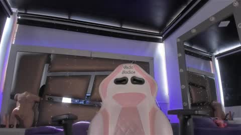 jadeestudios online show from 19, 3, 2026