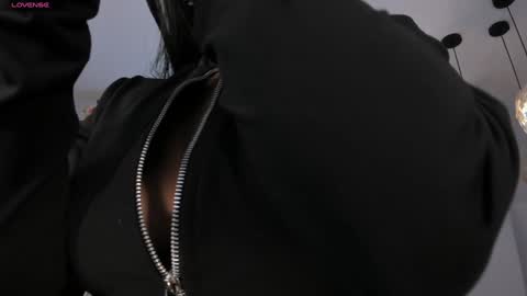 JADE EVANS online show from 3, 1, 2025