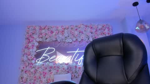 JADE EVANS online show from 3, 1, 2025