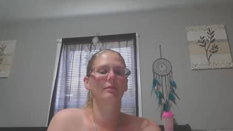 JadeLuv online show from 5, 4, 2026