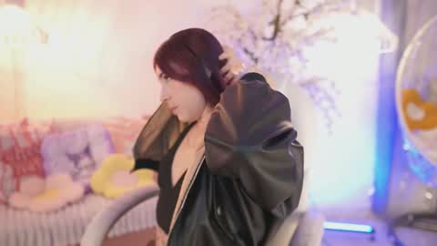 Jade Summer online show from 21, 11, 2025