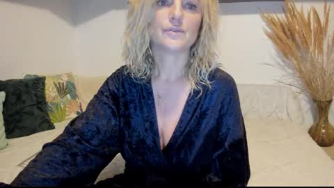 elena online show from 28, 10, 2025