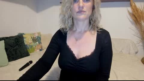 elena online show from 19, 11, 2025