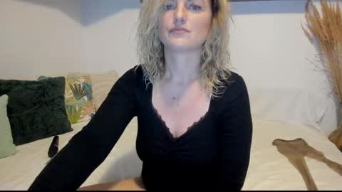 elena online show from 3, 12, 2025