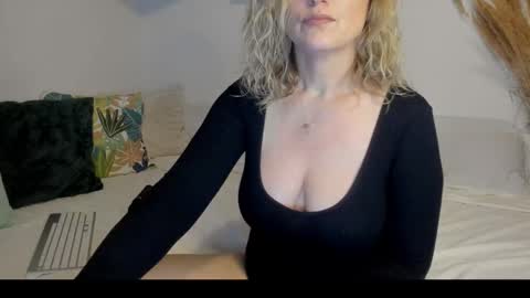 elena online show from 16, 2, 2026