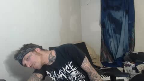 Snapshot of jake265897 chatting on 12, 9, 2025 showingitoff online show from 12, 9, 2025