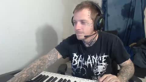 Snapshot of jake265897 chatting on 14, 9, 2025 showingitoff online show from 14, 9, 2025