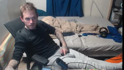 Snapshot of jake265897 chatting on 12, 11, 2025 showingitoff online show from 12, 11, 2025