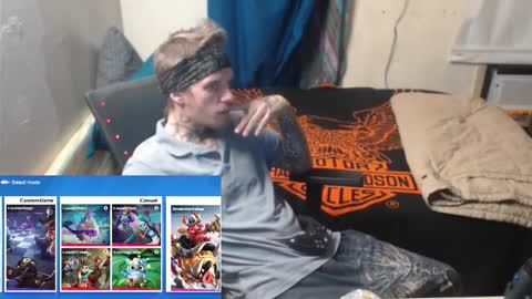 Snapshot of jake265897 chatting on 17, 11, 2025 showingitoff online show from 17, 11, 2025