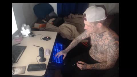 Snapshot of jake265897 chatting on 5, 12, 2025 showingitoff online show from 5, 12, 2025