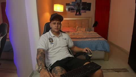 Snapshot of jake_pons chatting on 11, 1, 2025 Jake Pons online show from 11, 1, 2025