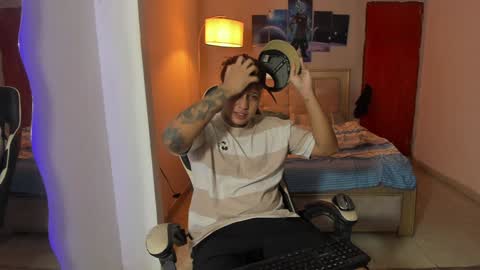 Snapshot of jake_pons chatting on 17, 1, 2025 Jake Pons online show from 17, 1, 2025