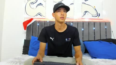 Hi guys im new 3 online show from 8, 1, 2025