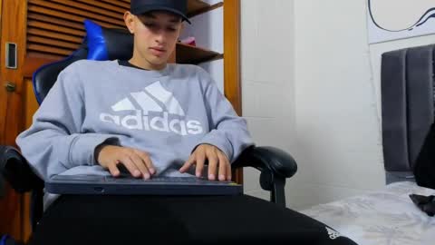 Hi guys im new 3 online show from 22, 2, 2025