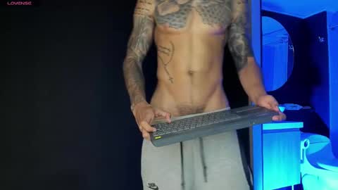 Snapshot of jakee_brown chatting on 5, 3, 2025 Santiago online show from 5, 3, 2025