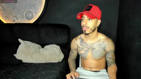 Snapshot of jakee_brown chatting on 4, 11, 2025 Santiago online show from 4, 11, 2025