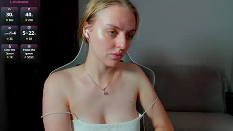 Snapshot of jam_cream chatting on 6, 8, 2026 Sofia online show from 6, 8, 2026