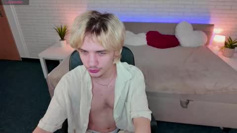 Snapshot of jamemiller chatting on 13, 3, 2026 JameMiller online show from 13, 3, 2026