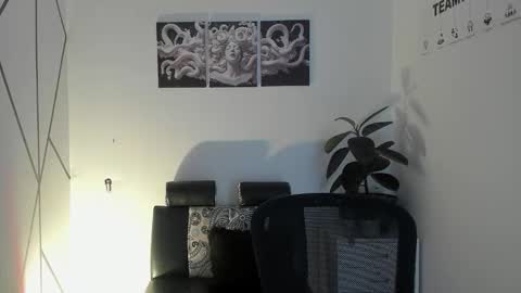 james_adamss_ online show from 16, 12, 2025