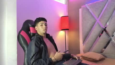 Snapshot of james_hill7 chatting on 7, 11, 2025 James Hill online show from 7, 11, 2025