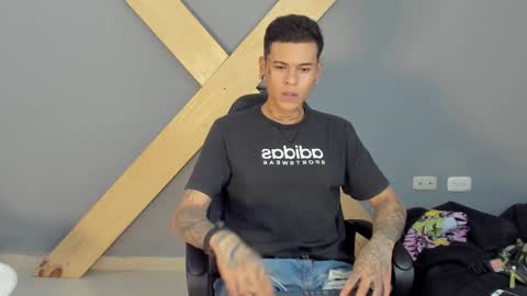 Jamesinked  online show from 4, 12, 2024