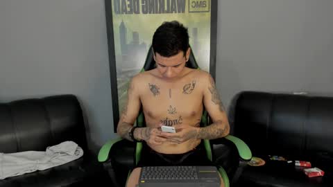 Jamesinked  online show from 7, 12, 2024