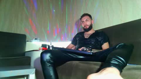 Snapshot of jamienoxus chatting on 27, 2, 2025 Robbie online show from 27, 2, 2025