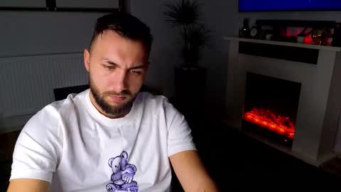 Snapshot of jamienoxus chatting on 23, 11, 2025 Robbie online show from 23, 11, 2025