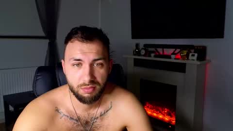 Snapshot of jamienoxus chatting on 24, 11, 2025 Robbie online show from 24, 11, 2025