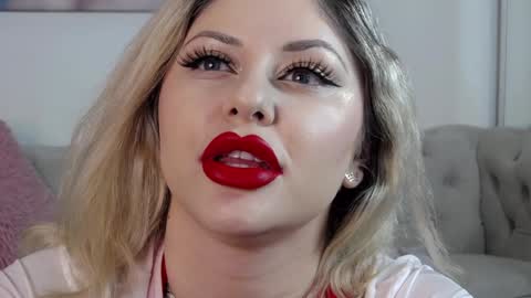 Janelle Brown online show from 4, 12, 2024