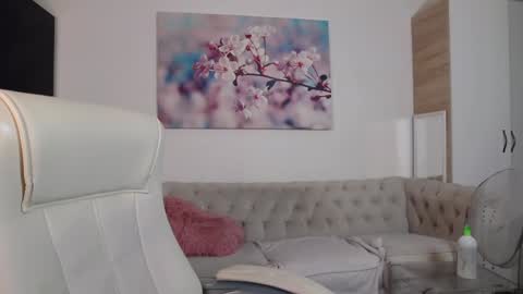 Janelle Brown online show from 14, 12, 2024