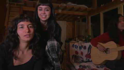   jmaybe e online show from 15, 9, 2025