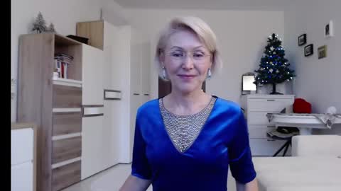 Snapshot of jasmin18v chatting on 12, 12, 2024 Jasmin room for people 40 online show from 12, 12, 2024